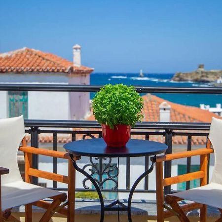 Appartamento Seaview Stylish Flat In Andros - Walk To Beach Esterno foto